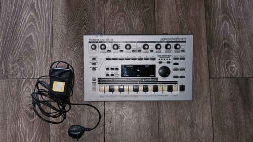 Roland 303 groovebox - roland,