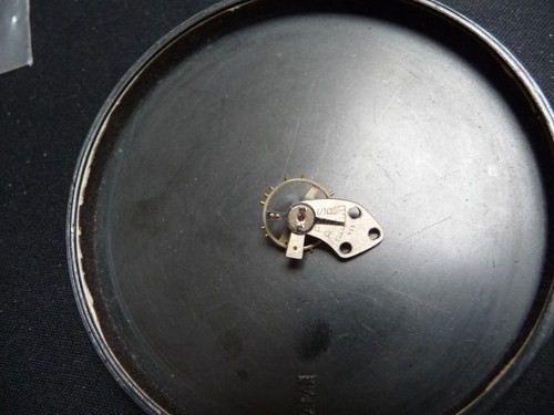 Vintage looping clock j - looping,