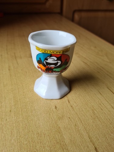 Vintage novelty egg cup - cup, good