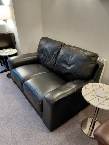 Seater black faux leather - 2,