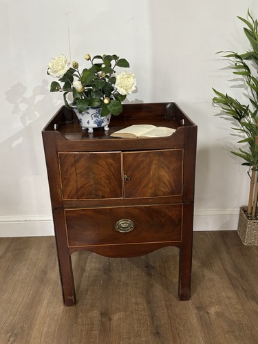 George the 111 bedside - 111, table