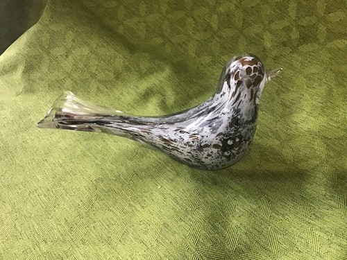 Lovely glass bird paperweight - lovely,