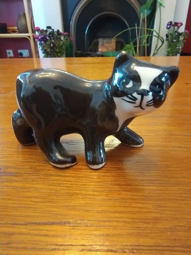 Vintage black and white manx - white,