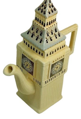 Vtg porcelain tea pot - tea,