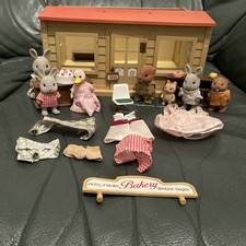 Sylvanian Families Vintage Bakery Incomplete but with some figures 