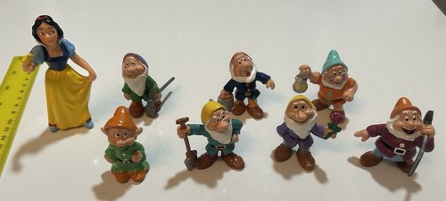 Snow white dwarves pvc - snow,