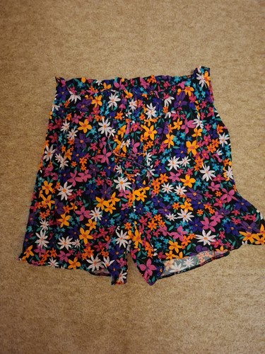 Ladies shorts size 8 - tu,