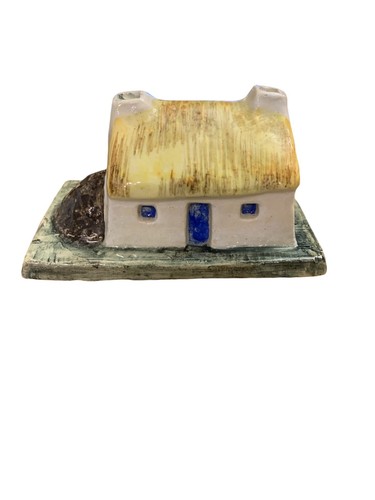 Vintage paul henry cottage - vintage,