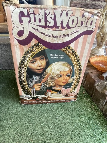 Palitoy girl world makeup - world,