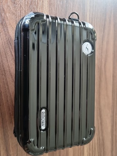 Rimowa lufthansa first class - rimowa,