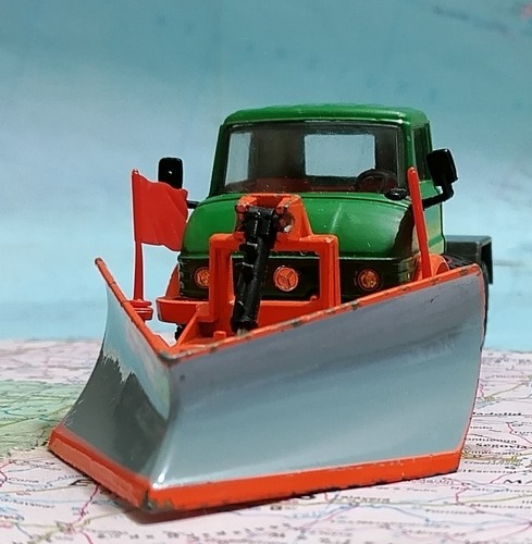 Mercedes unimog snowplow - snowplow,