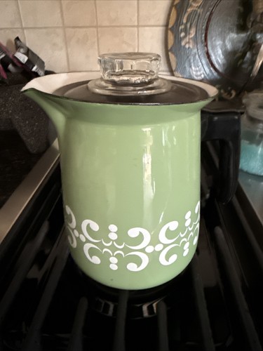 Vintage avocado green - vintage, white