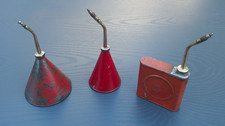 3 VINTAGE VALVESPOUT OIL CANS OILERS GARAGE WORKSHOP OLD VINTAGE TOOLS