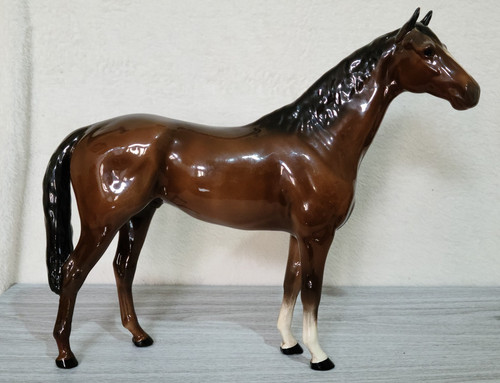 Beswick rare hunter high - 12",
