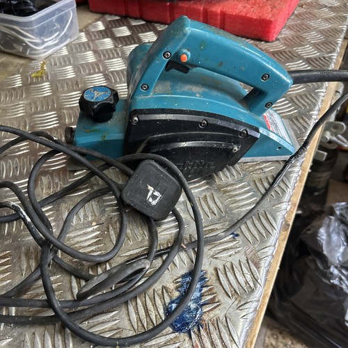 Makita 1902 planer 240 volts