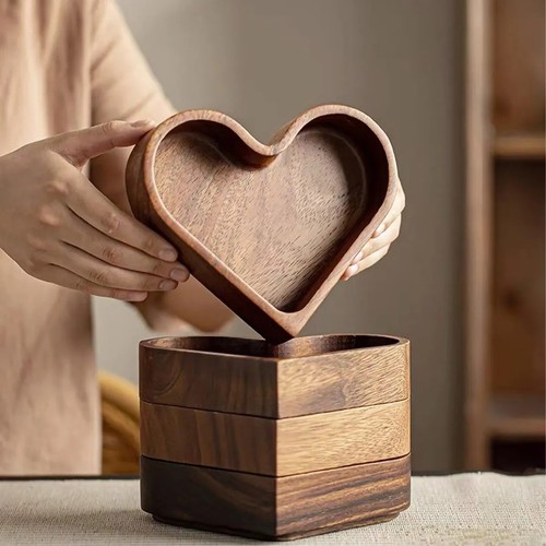 Heart shaped walnut wooden - walnut,