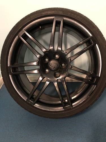 Gloss black audi - 19”, le