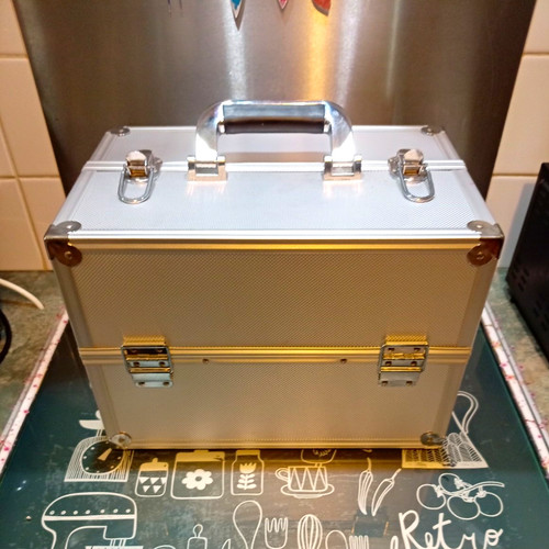 Silver aluminium make case - silver, make-up