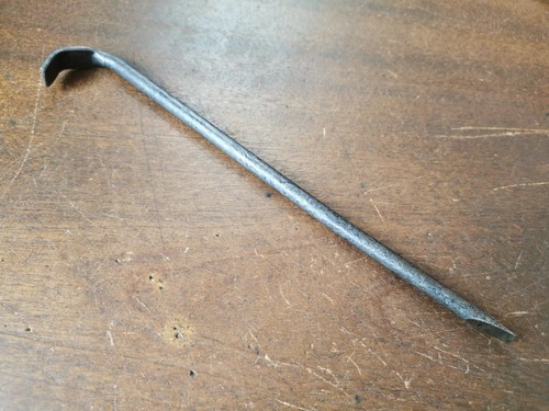 Vintage triumph hub - tr, cap