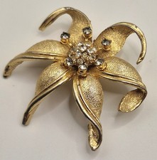Exquisite Vintage Gold Tone