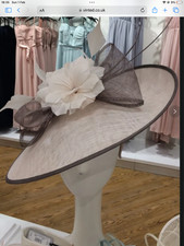 Hat/fascinator, two tone pale