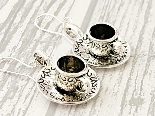 Tea cup and saucer - cup,