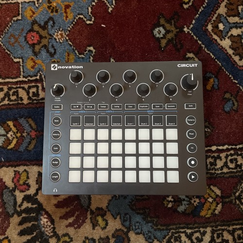 Novation circuit groovebox - novation,