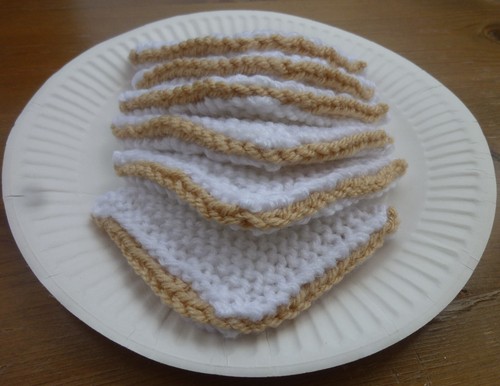 White hand knitted marmalade - 6,