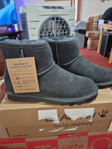 New bearpaw grey lined - new, short