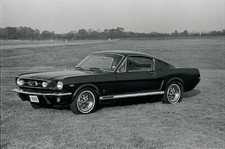 Motor Racing 1966 Ford Mustang