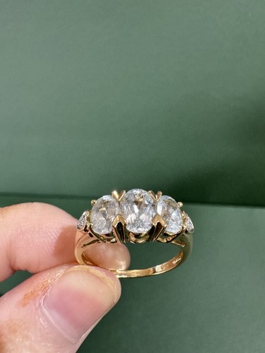9ct gold three oval cut - 9ct,