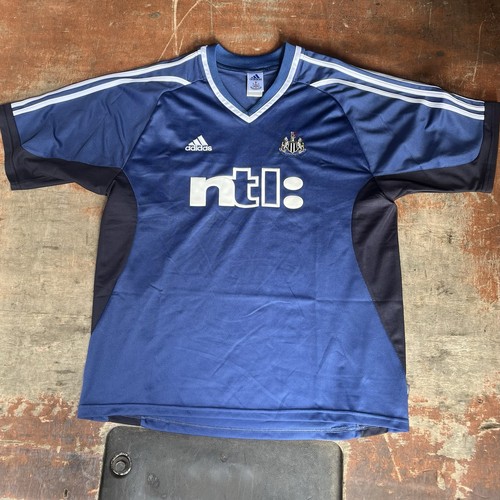 Newcastle united 2001 away - united, 2001/02