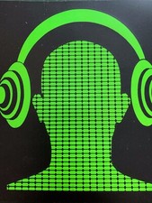 GREEN HEADPHONES    FLASHING T