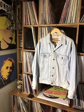 Men’s Levi trucker denim