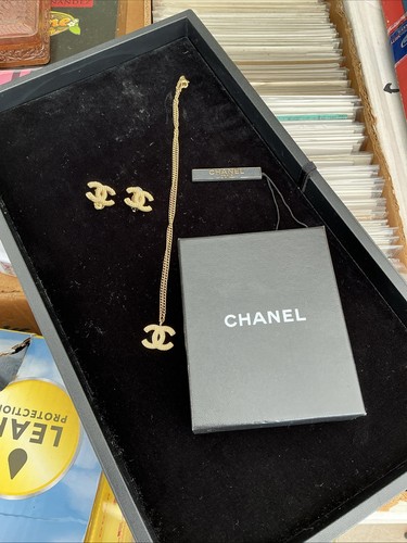 Authentic chanel earrings - authentic,