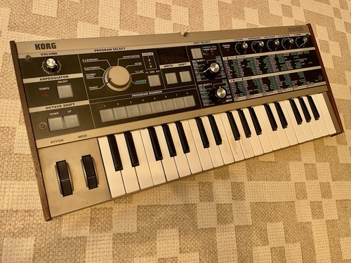 Korg microkorg synthesizer - synthesizer, /