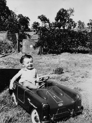 1950 young child pedal - in,