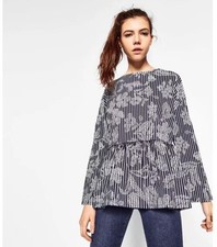 Zara Trafaluc Navy White Floral Striped Peplum Long Sleeved Blouse Size Medium