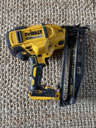 Faulty dewalt dcn660n 18v - faulty,