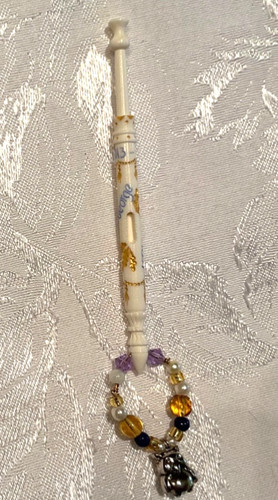 Vintage archer bone - bone, lace
