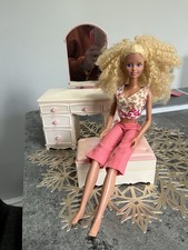 Sindy Doll.  Sindy Dressing Table ottoman set 1983 pink cream Pedigree 