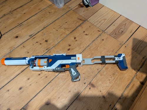 Nerf gun with attachments - ,
