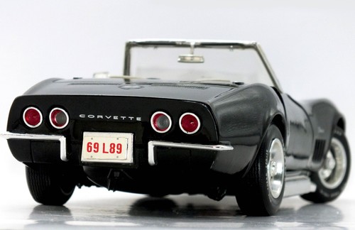 Revell 1969 chevrolet - 1:18,