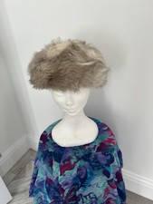M&S Ladies Faux Fur Winter Cream Mix Cossack Style Hat. Small-medium. MR25681 