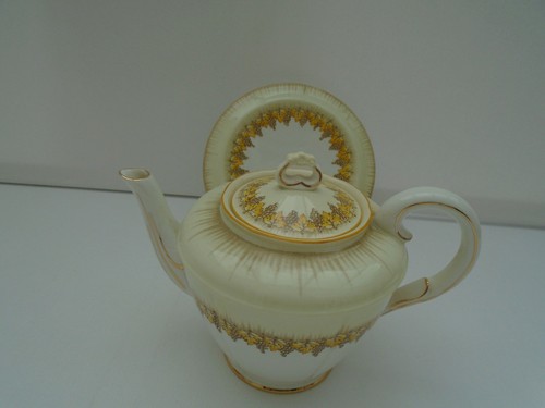 Paragon vine art - vine, teapot