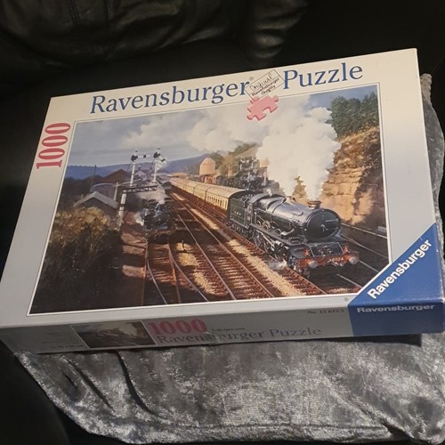 Ravensburger train station - train,