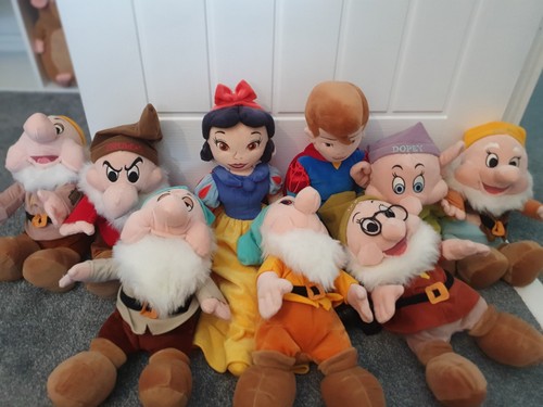 Disney store snow white plush - snow,