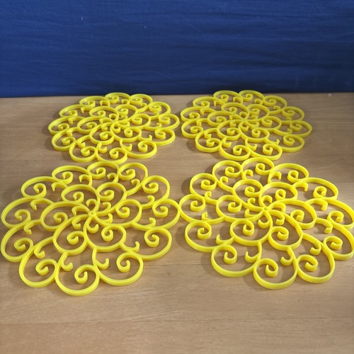 Retro plastic trivet - plastic,