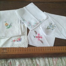 5 Vintage Handkerchiefs Hankies Embroidered White fine Cotton Linen Lot unused