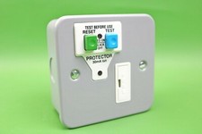 Volex  RCD Fused Spur Metalclad 13A 30mA DP RCD Connection Unit VT1902SG